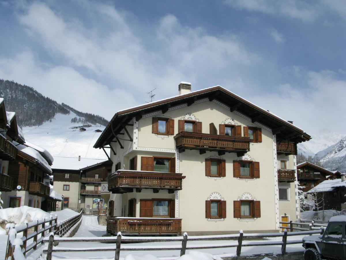 Residence L'Arcobi Livigno Exteriör bild