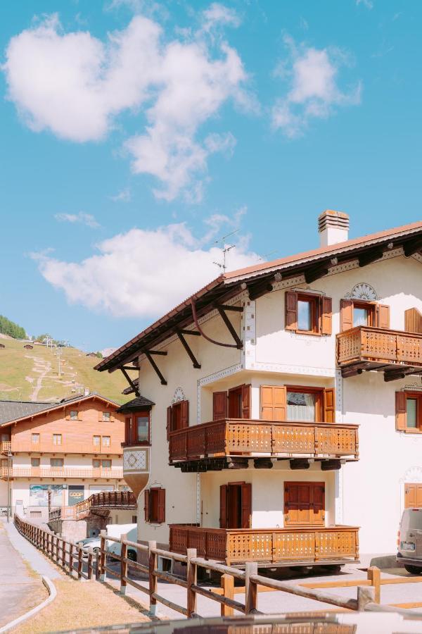 Residence L'Arcobi Livigno Exteriör bild
