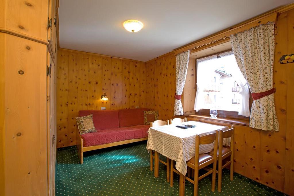 Residence L'Arcobi Livigno Exteriör bild